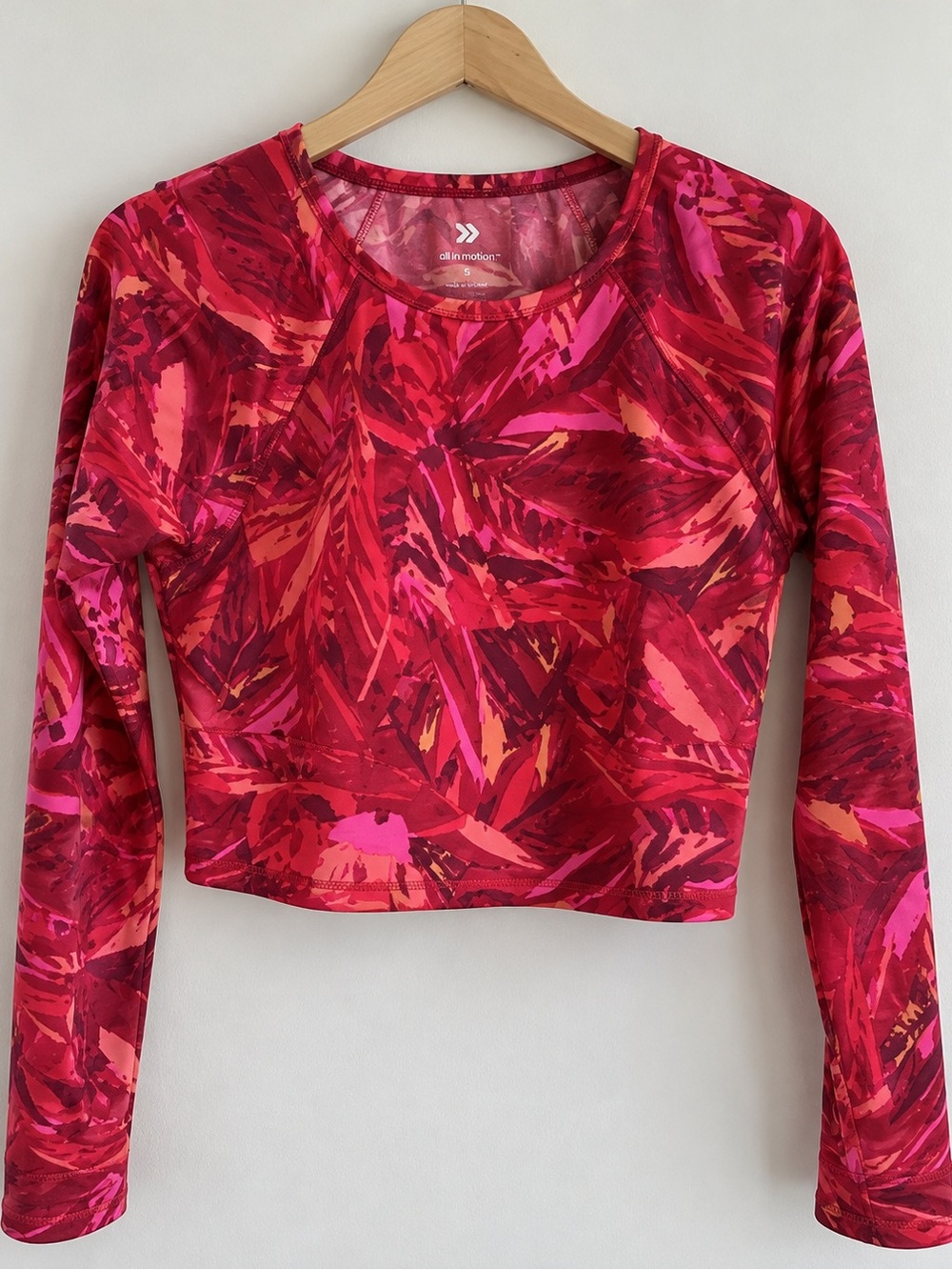 All in Motion red/pink abstract leaf print long sleeve crop top in XL